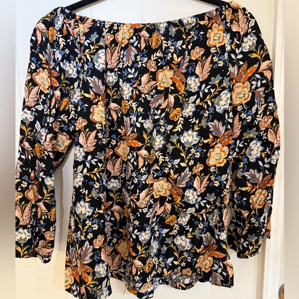 Vince Camuto Off-the-shoulder shirt - Picture 3 of 6